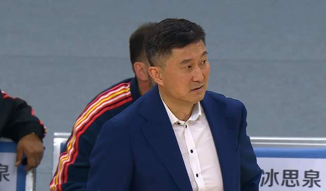 kaiyun-果然遭3杀！广东惨负上海无缘4强，杜锋弃用强援，奎因空砍37+14