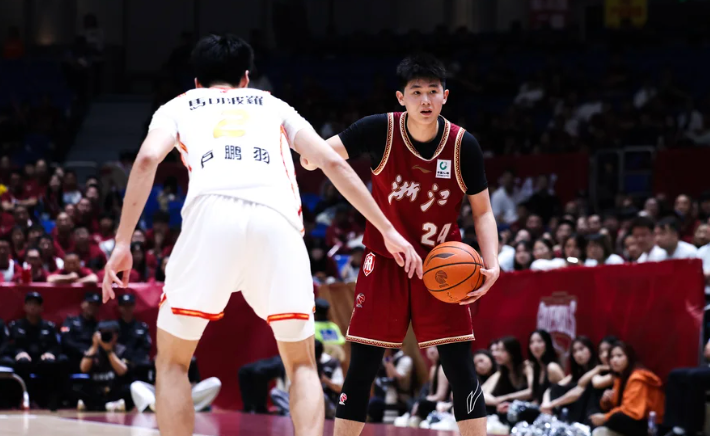 kaiyun-怎么培养新人?李悦洲季后赛场均21分钟,陈家政+王洪泽2分24秒