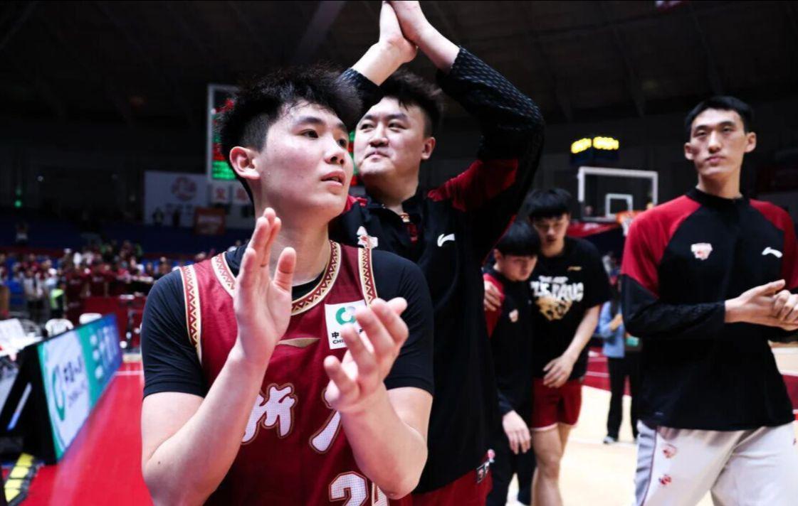 kaiyun-怎么培养新人?李悦洲季后赛场均21分钟,陈家政+王洪泽2分24秒