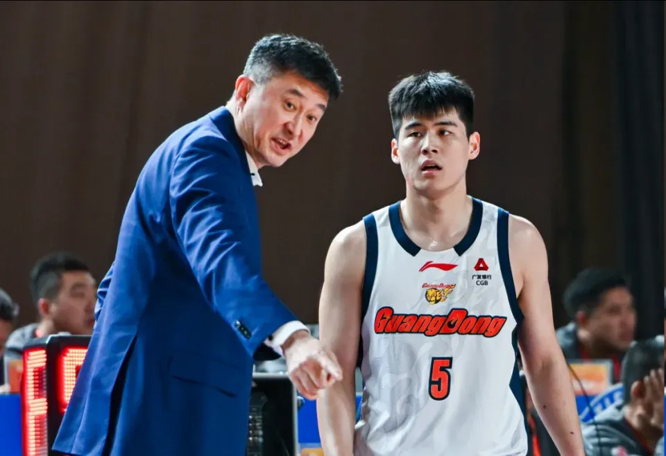 kaiyun-怎么培养新人?李悦洲季后赛场均21分钟,陈家政+王洪泽2分24秒